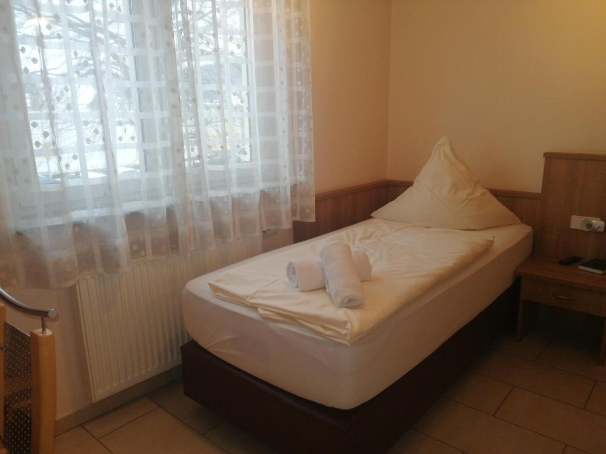 Hotel-Restaurant Zum Baeumle Süßen Kültér fotó