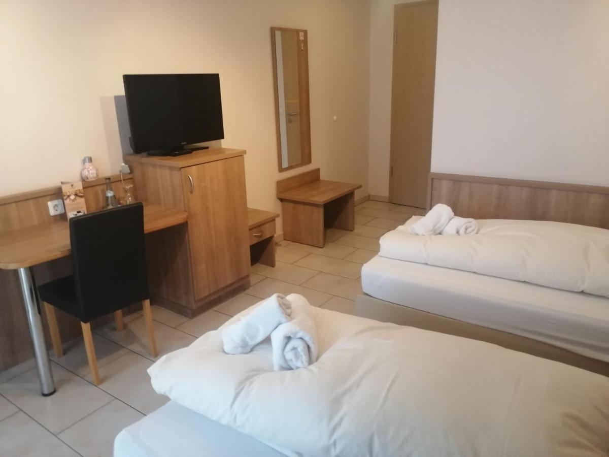 Hotel-Restaurant Zum Baeumle Süßen Kültér fotó